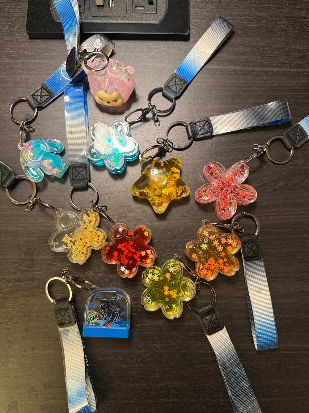 Pick one 1️⃣ Glitter Flower Keychain/bag charm - Multicolor